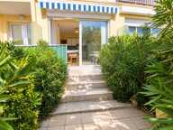 À Vendre Palavas-Les-Flots - Charmant Studio meublé de 27 m² en rez-de-chaussée surélevé avec extérieur arboré de 10 m2 et double garage de 33 m2 – À deux pas de la mer — photo 4