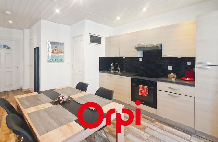 Magnifique T2 meublé d'environ 37m² en plein coeur du centre ville de Bandol — photo 2