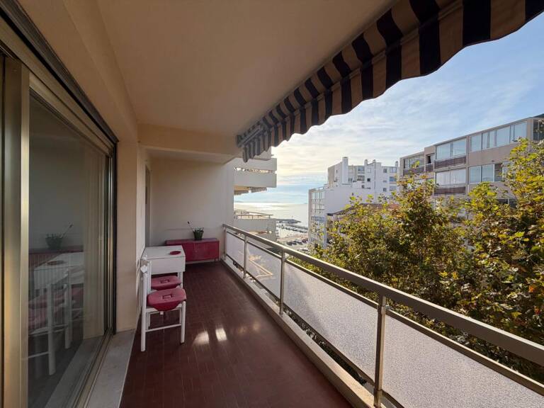 TOULON MOURILLON : T2 DE 50 M² MEUBLÉ, TERRASSE DE 11 M² ET ASCENSEUR — photo 1