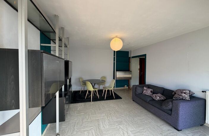 TOULON MOURILLON : T2 DE 50 M² MEUBLÉ, TERRASSE DE 11 M² ET ASCENSEUR — photo 2