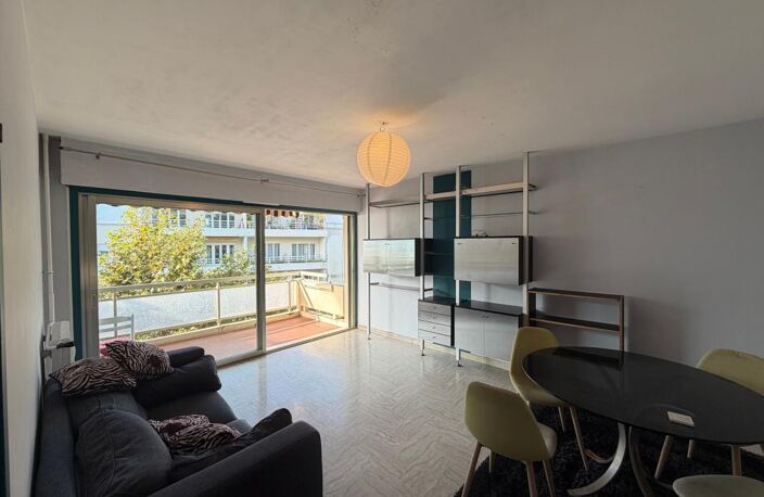 TOULON MOURILLON : T2 DE 50 M² MEUBLÉ, TERRASSE DE 11 M² ET ASCENSEUR — photo 3