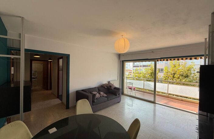 TOULON MOURILLON : T2 DE 50 M² MEUBLÉ, TERRASSE DE 11 M² ET ASCENSEUR — photo 4