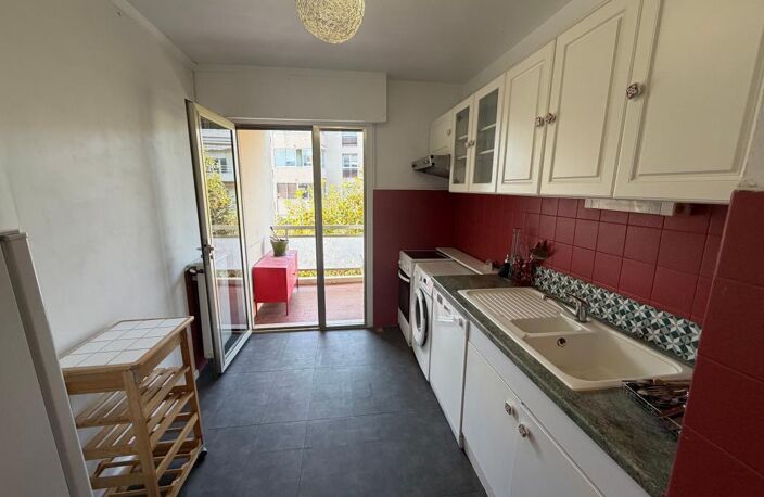 TOULON MOURILLON : T2 DE 50 M² MEUBLÉ, TERRASSE DE 11 M² ET ASCENSEUR — photo 5