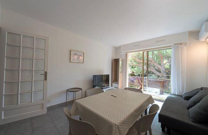 À LOUER À SIX-FOURS-LES-PLAGES : T2 MEUBLÉ CLIMATISÉ DE 30,10 M² AVEC TERRASSE — photo 5