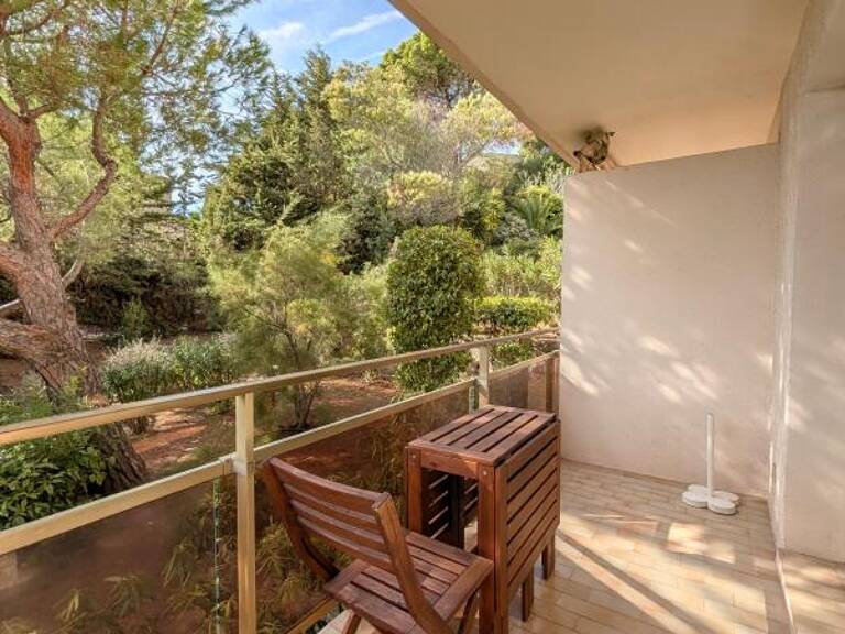 À LOUER À SIX-FOURS-LES-PLAGES : T2 MEUBLÉ CLIMATISÉ DE 30,10 M² AVEC TERRASSE — photo 1