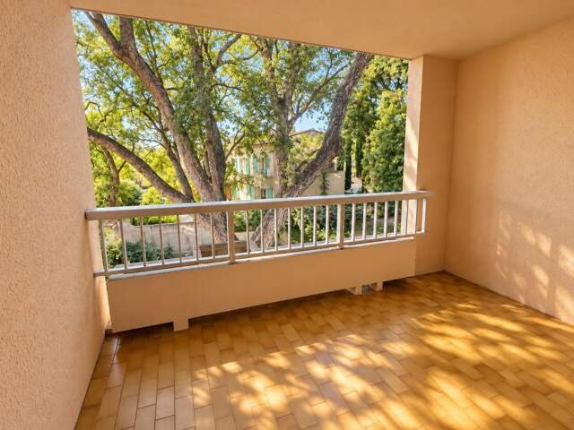 Appartement À Vendre studio pin Rolland — photo du bien