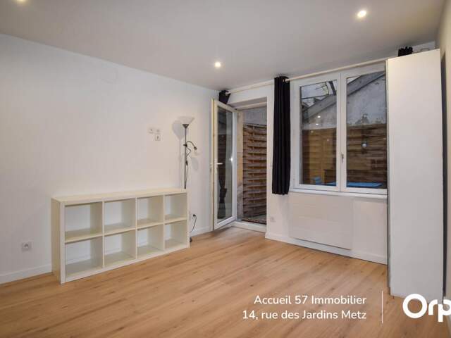 Appartement À Vendre — photo du bien