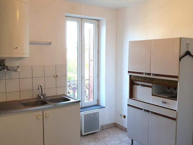 Appartement F1 de 18,59 m² dans résidence au calme proche gare SNCF — photo du bien