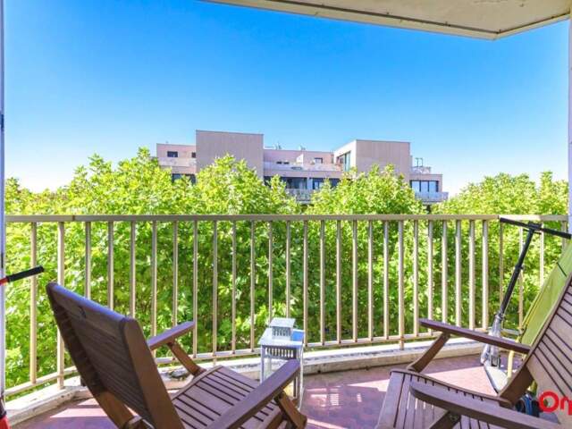 Appartement T3 À Vendre avec 2 Balcons et Stationnement Centre-Ville de Reims — photo du bien