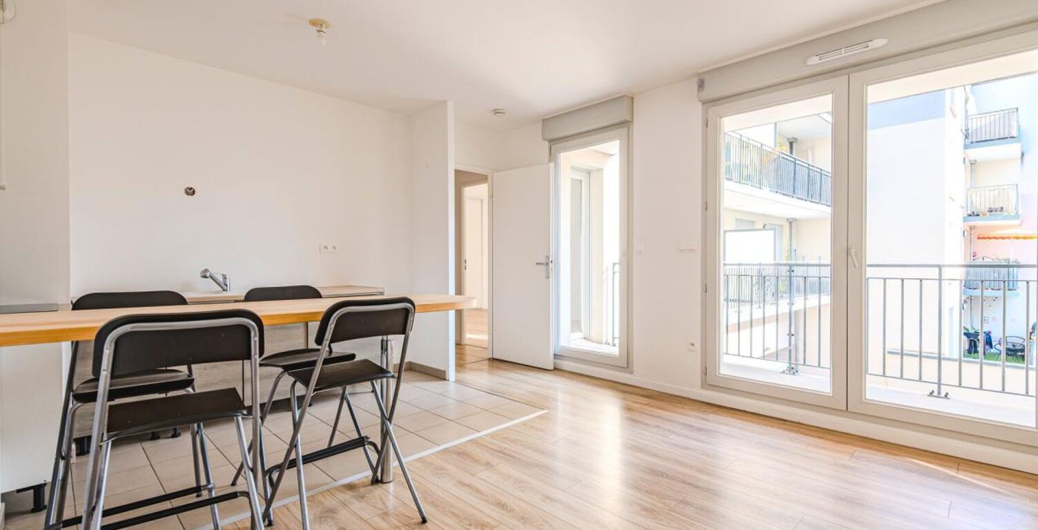 Appartement T2 à vendre - balcon, stationnement — photo 1