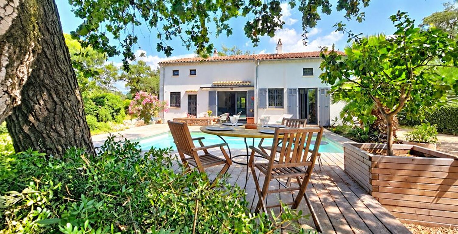 SAINT-RAPHAËL -VALESCURE - VILLA de 200 M² - PISCINE - GARAGE 40 m² — photo 1