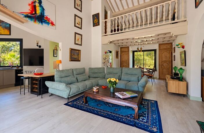 SAINT-RAPHAËL -VALESCURE - VILLA de 200 M² - PISCINE - GARAGE 40 m² — photo 3