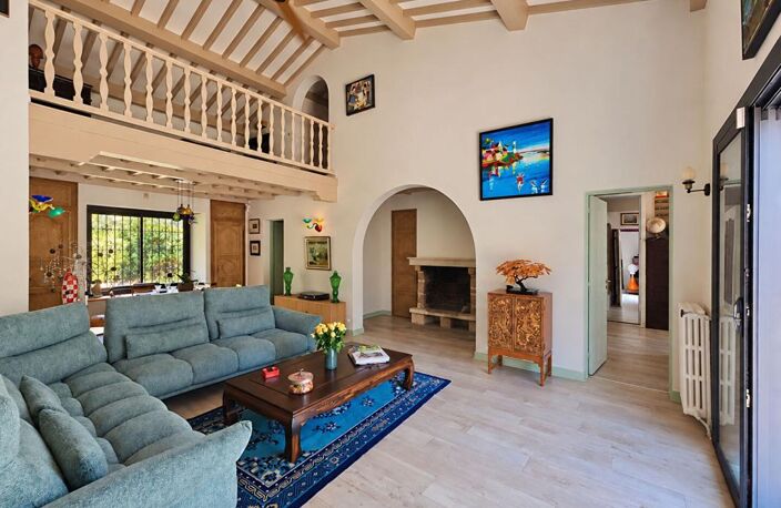 SAINT-RAPHAËL -VALESCURE - VILLA de 200 M² - PISCINE - GARAGE 40 m² — photo 4