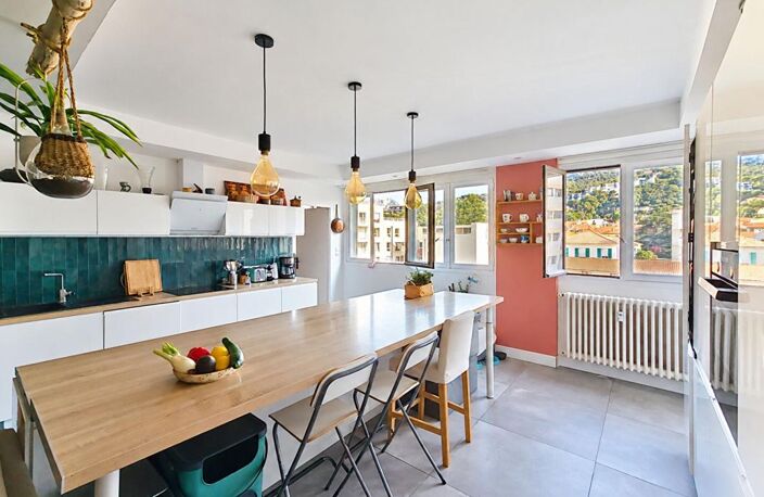 TOULON CLARET, 126 M², 3 CHAMBRES + BUREAU — photo 2