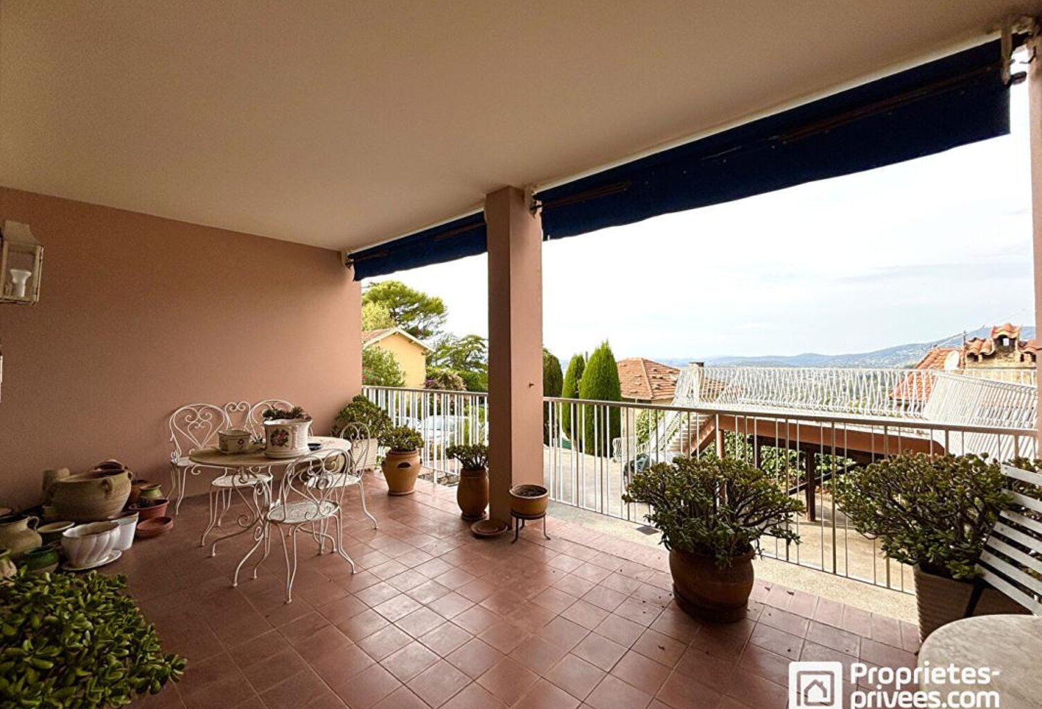 Appartement spacieux avec terrasse et parking, quartier Saint-François - Grasse — photo 1