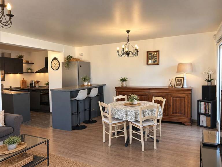 Appartement T4  de 100 m²  habitables Quartier Belcier / Euratlantique — photo 1