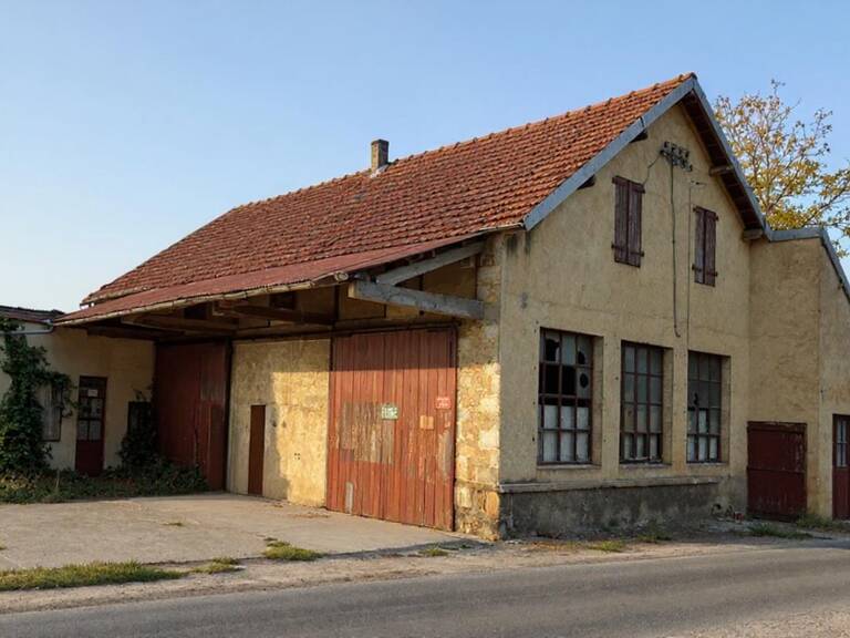 Masclat 46350-Centre-Bourg:  Hangar/atelier- 4 pièce(s) 290 m2 sur deux étages — photo 1