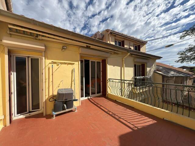 Appartement duplex 3 chambres avec terrasse et garage à Beziers — photo du bien
