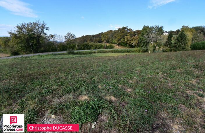 Terrain à bâtir sur le beau village de Lucq de Béarn - 2789 m2 — photo 2