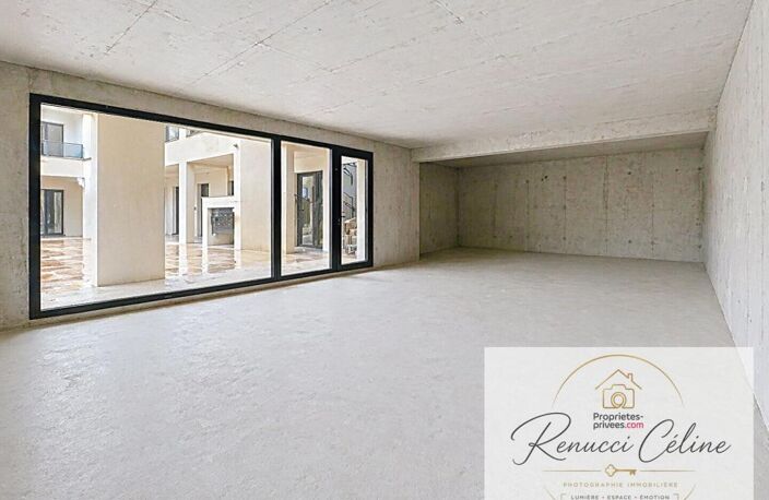 Local commercial de 66 m2 à Porticcio — photo 2