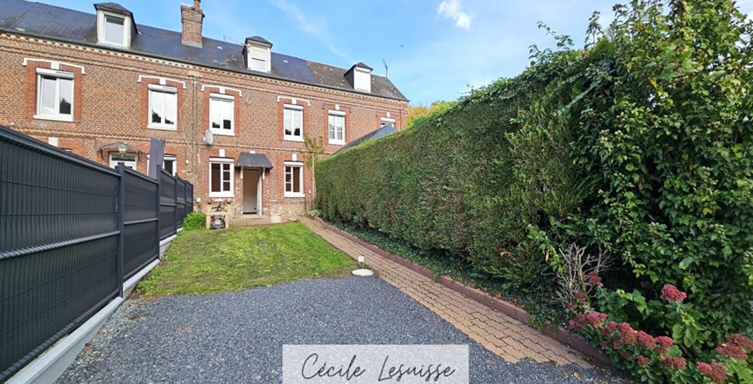 Maison 4 pièces avec terrasse, petit jardin et espace de stationnement — photo 1