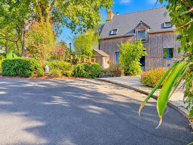 Maison à deux pas de Redon -7 pièces- 214 m2 — photo du bien