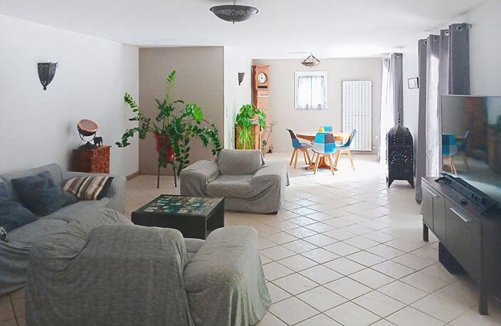 Maison sur 4809m² de terrain avec appartement indépendant et garage - Brignoles — photo 4