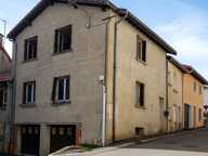 Maison de village fonctionnelle avec deux grands garages — photo 3