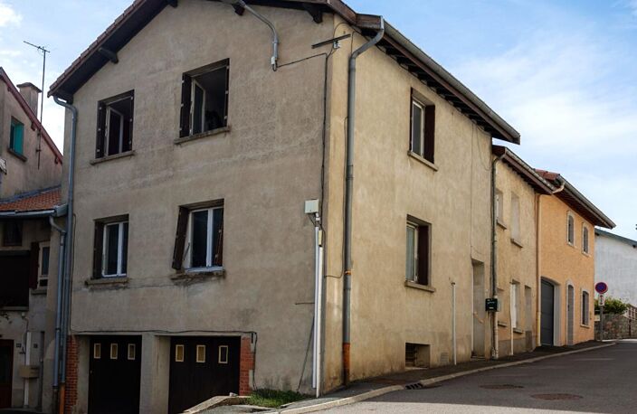 Maison de village fonctionnelle avec deux grands garages — photo 3