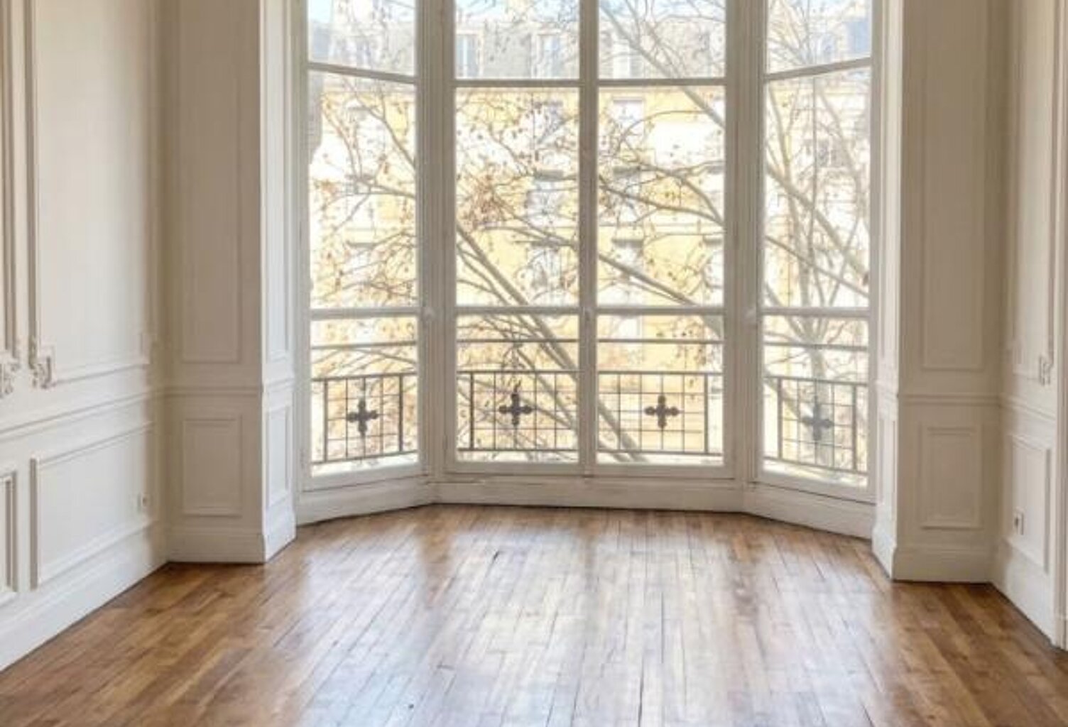 Appartement  4 pièce(s) 104.72 m2 735000 net vendeur honoraires d'agence 15000 — photo 1