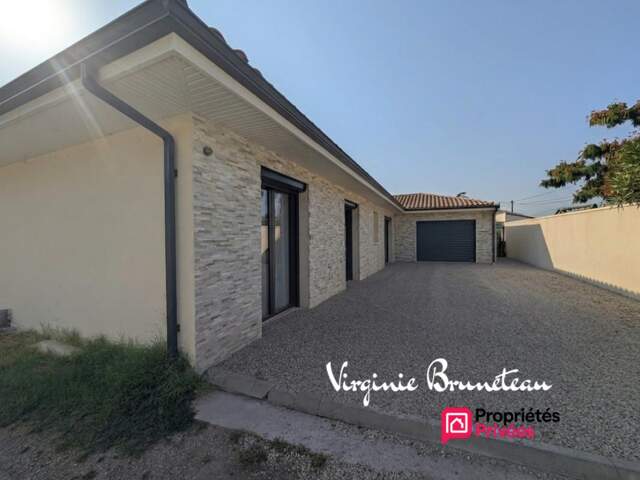 Maison de plain-pied entièrement rénovée, 3 chambres, garage et piscine — photo du bien