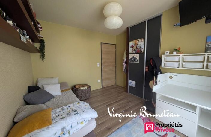 Maison de plain-pied entièrement rénovée, 3 chambres, garage et piscine — photo 4