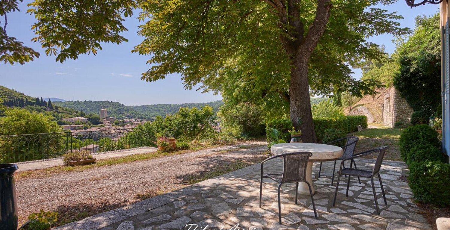 Une propriété où la Provence s'exprime dans toute son authenticité - RIEZ (04500) — photo 1