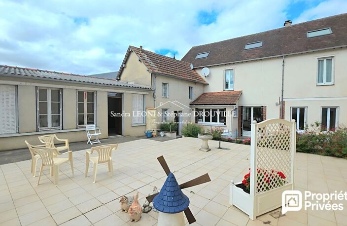 NOGENT LE ROI CHARMANTE MAISON FAMILIALE de 225 m², 6 chambres — photo 2