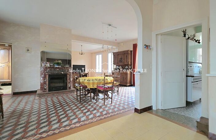 NOGENT LE ROI CHARMANTE MAISON FAMILIALE de 225 m², 6 chambres — photo 4