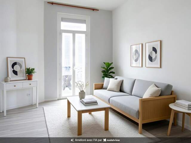 Immeuble offrant T2, T3 , 2 garages et un local commercial — photo du bien
