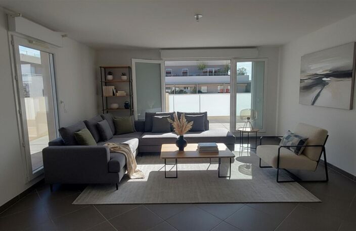 30.GARD.NIMES. Appartement de standing de 69 m² avec terrasse de 46 m² et double garage dans résidence sécurisée — photo 2
