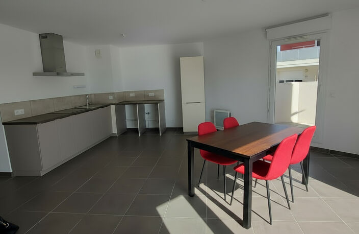 30.GARD.NIMES. Appartement de standing de 69 m² avec terrasse de 46 m² et double garage dans résidence sécurisée — photo 3