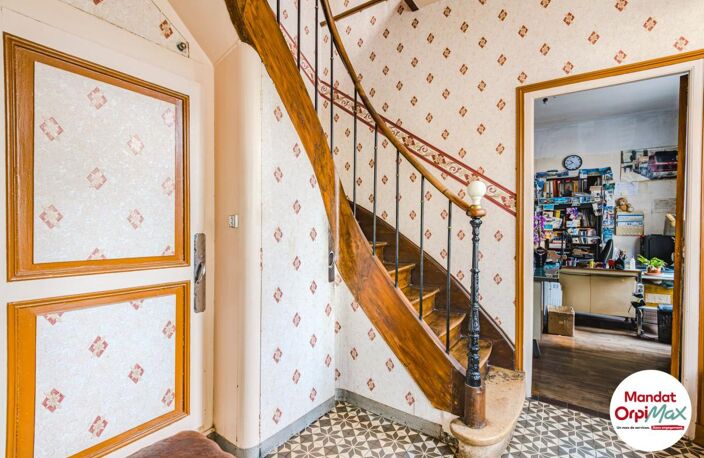Ensemble immobilier À Vendre — photo 2
