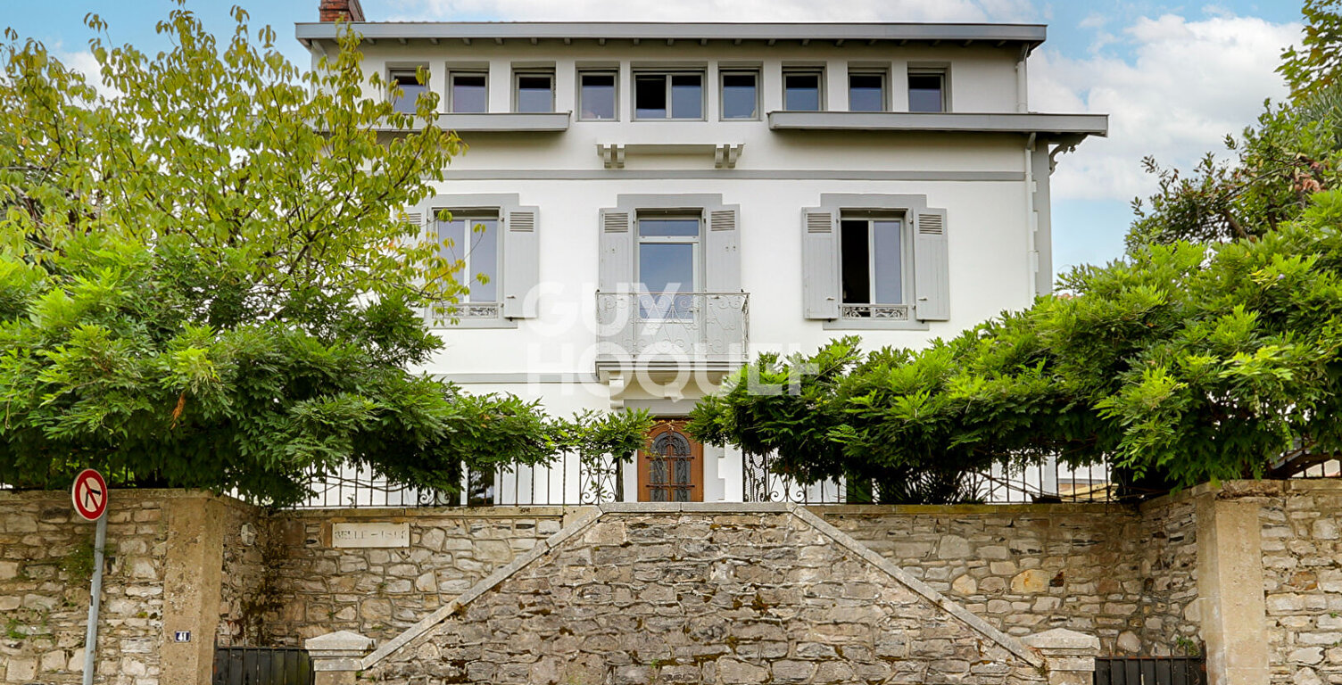 Bayonne - Elégante maison de Maître à deux pas des arènes — photo 1