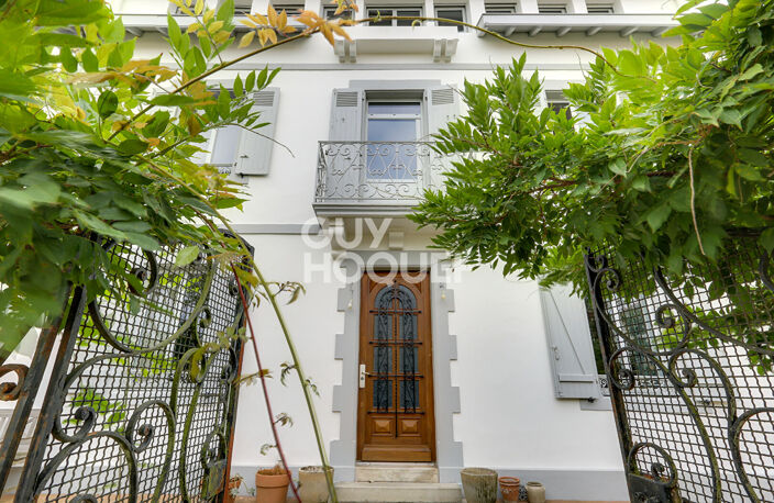 Bayonne - Elégante maison de Maître à deux pas des arènes — photo 2