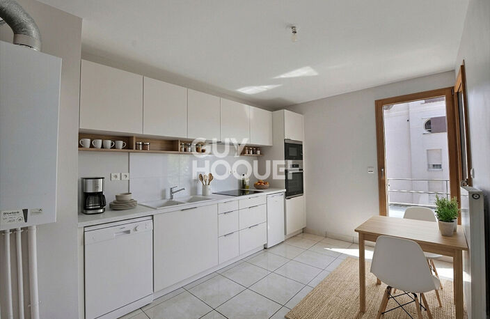 Proximité Montchat - Appartement T5 de 107 m² , Traversant & Lumineux, Étage Élevé, Garage inclus, Villeurbanne (69100) — photo 2