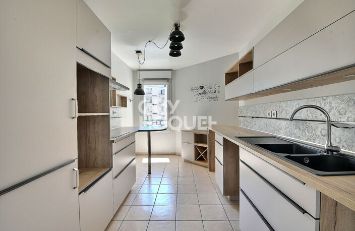 Montchat - appartement T5 de 110 m², Calme, Terrasse, Garage, Lyon 3ème (69003) — photo 4