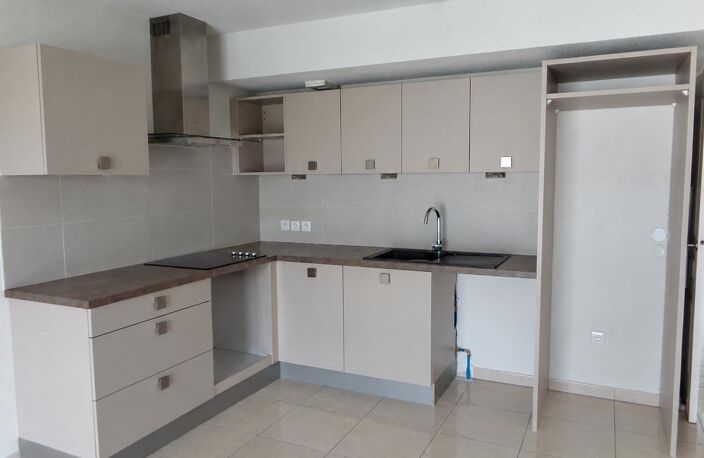 Location appartement 3 pièces 68 m² à Draguignan (83300) — photo 2