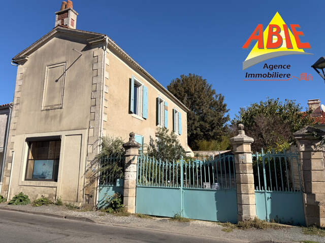 Propriété du 19e siècle dans le Sud Vendée — photo du bien