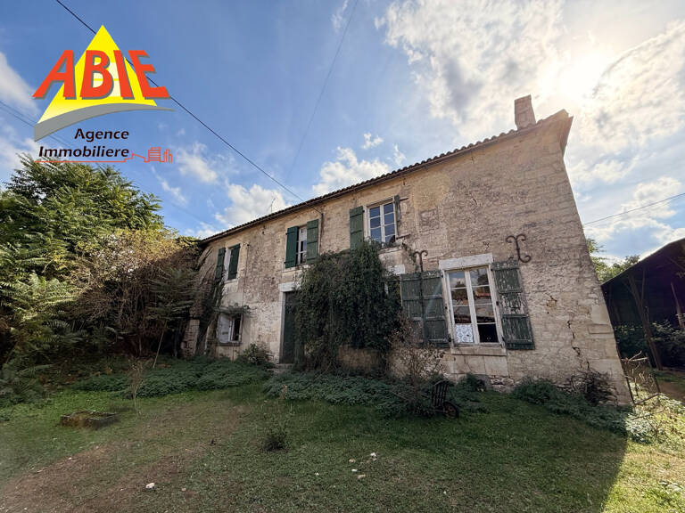 Propriété historique à rénover à Fontenay-le-Comte — photo 1
