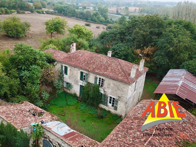 Propriété historique à rénover à Fontenay-le-Comte — photo 1