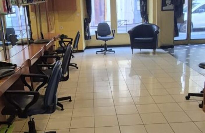 Local commercial — photo 3