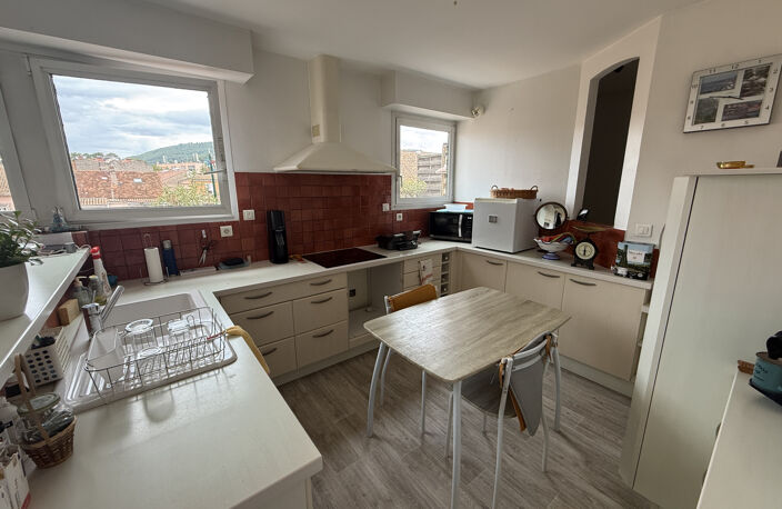 Appartement T4   Dernier étage   Terrasse de 48 m2   Double — photo 4