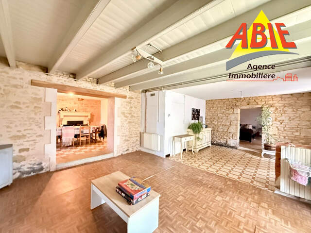 Maison de 190 m2 avec 4 chambres, grand jardin et bois — photo du bien